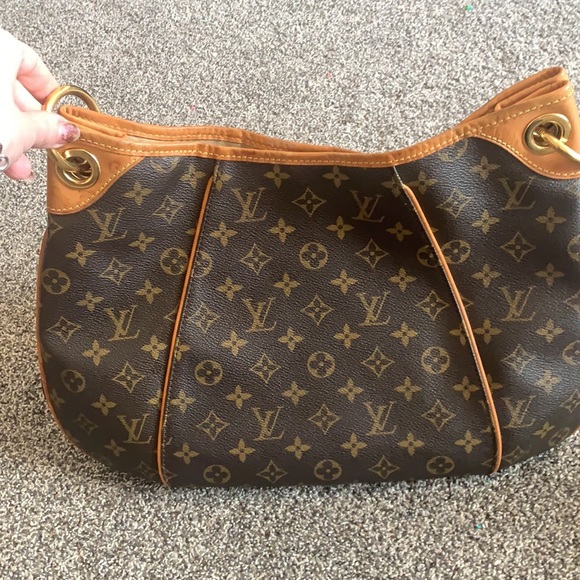 Authentic Louis Vuitton Galleria Pm!!! - Picture 4 of 10